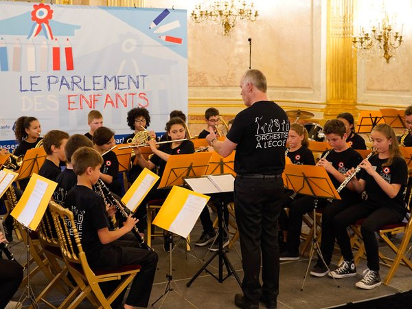Orchestre au parlement des enfants