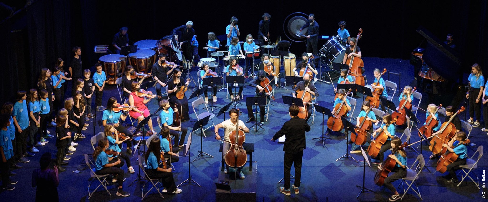 Gautier Capuçon en concert avec un orchestre à l'école
