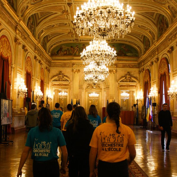 Assemblée 6